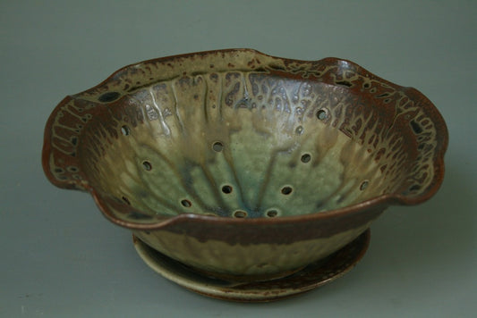 Berry Bowl With Drip